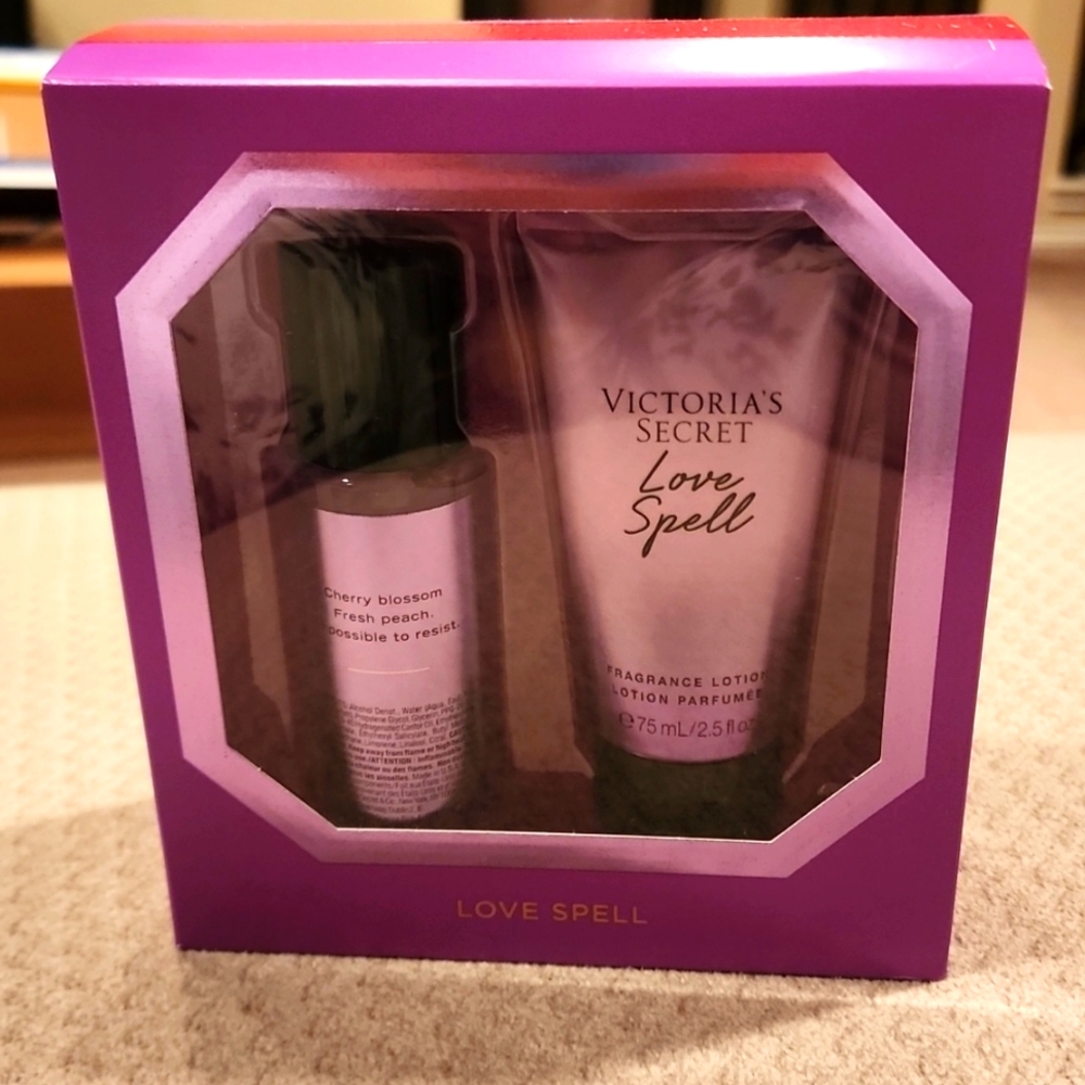 NIB Victoria Secret Love Spell Lotion & Fragrance Mist